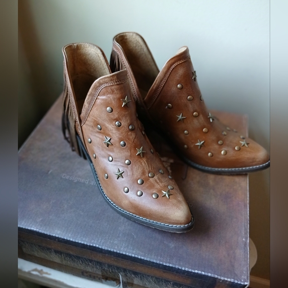 Circle G Corral Studs Fringe Tassel Ankle Boots Distressed Cowgirl Western - Picture 4 of 9